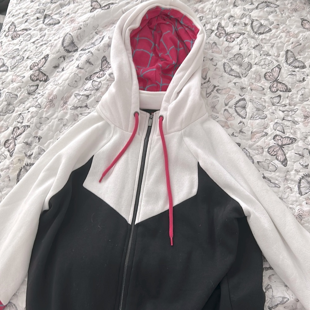 Spider-Gwen sweater. Good for cosplays. Only used once.